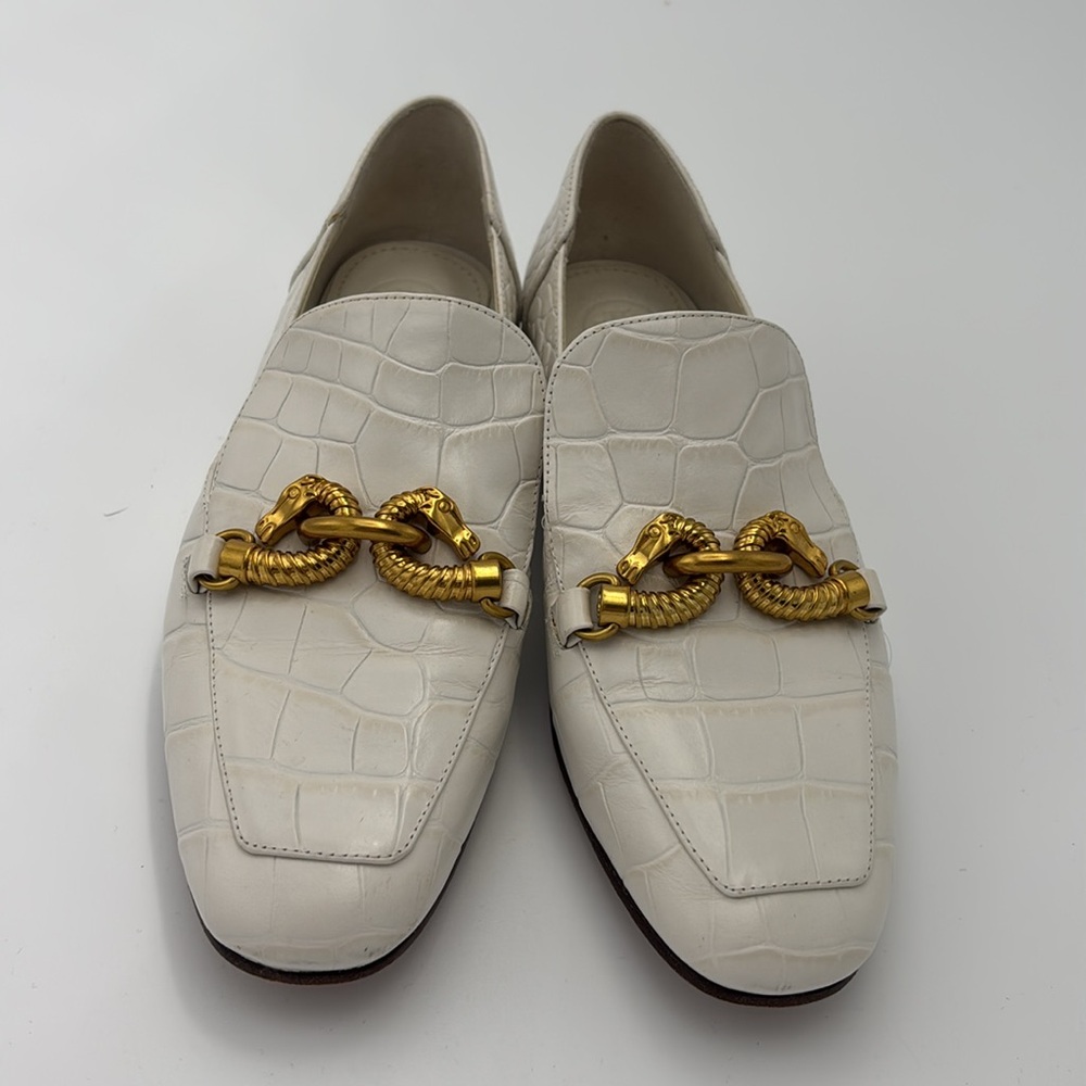 Tory Burch Jessa White Croc Embossed Elegant White Loafers with Gold Chain 5.5 - Picture 2 of 6